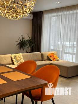 Дом 402м&sup2;, 3-этажный, участок 7 сот.  