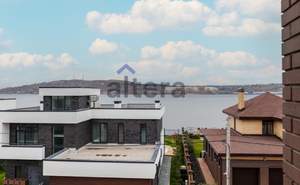 Дом 233м&sup2;, 2-этажный, участок 6 сот.  