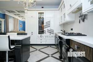 Дом 286м², 2-этажный, участок 15 сот.  