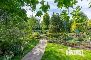 Дом 752м&sup2;, 2-этажный, участок 23 сот.  