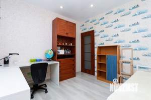 Дом 200м&sup2;, 2-этажный, участок 6 сот.  