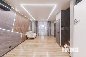 Дом 220м&sup2;, 2-этажный, участок 4 сот.  