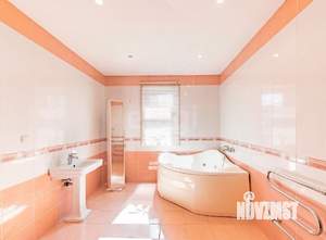 Дом 236м², 2-этажный, участок 5 сот.  