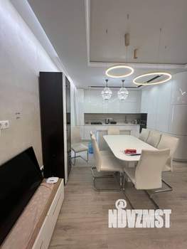 Дом 260м², 2-этажный, участок 8 сот.  