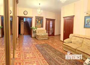 Дом 364м², 2-этажный, участок 13 сот.  
