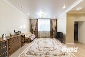 Дом 241м², 3-этажный, участок 10 сот.  