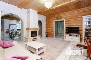 Дом 274м&sup2;, 2-этажный, участок 10 сот.  