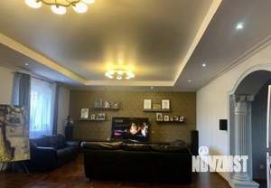 Таунхаус 230м&sup2;, 2-этажный, участок 7 сот.  