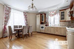 Коттедж 407м&sup2;, 2-этажный, участок 6 сот.  