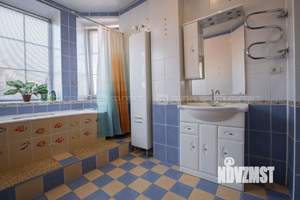 Дом 330м², 2-этажный, участок 6 сот.  