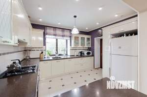 Дом 253м², 2-этажный, участок 11 сот.  