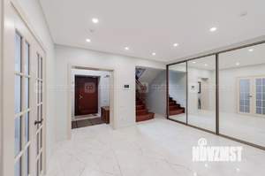 Дом 253м², 2-этажный, участок 11 сот.  