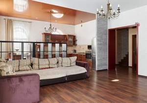 Дом 259м&sup2;, 2-этажный, участок 6 сот.  