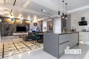 Дом 265м&sup2;, 2-этажный, участок 4 сот.  