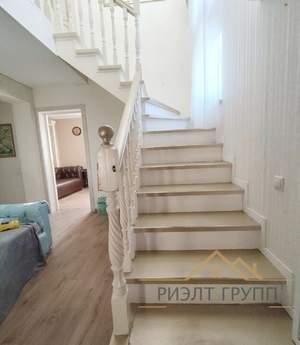 Дом 135м&sup2;, 2-этажный, участок 6 сот.  