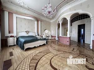 Дом 500м&sup2;, 3-этажный, участок 20 сот.  