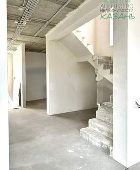 Дом 242м&sup2;, 3-этажный, участок 4 сот.  