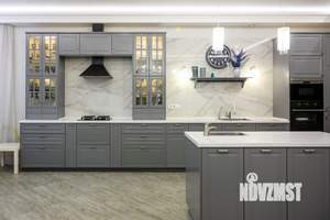 Дом 527м&sup2;, 3-этажный, участок 13 сот.  