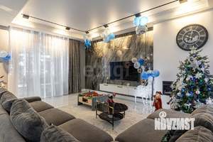 Дом 265м&sup2;, 2-этажный, участок 4 сот.  