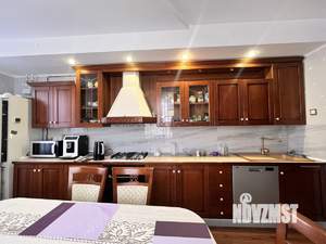 Дом 186м&sup2;, 2-этажный, участок 7 сот.  