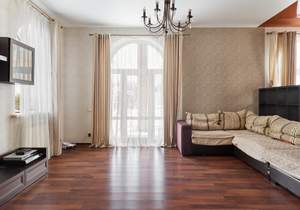 Дом 259м&sup2;, 2-этажный, участок 6 сот.  