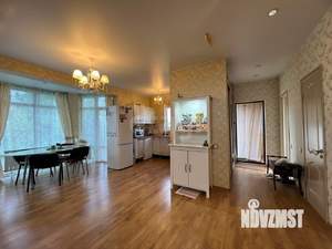 Дом 90м&sup2;, 2-этажный, участок 4 сот.  