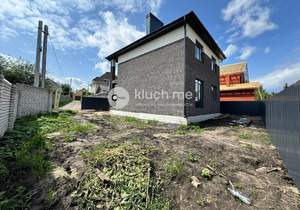 Дом 138м&sup2;, 2-этажный, участок 4 сот.  