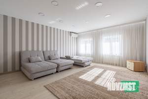 Дом 329м&sup2;, 2-этажный, участок 13 сот.  