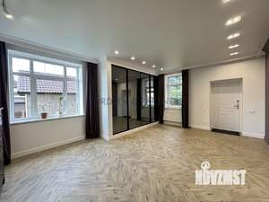 Дом 379м&sup2;, 3-этажный, участок 14 сот.  