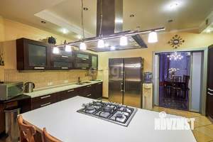 Дом 484м², 3-этажный, участок 17 сот.  