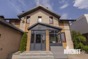 Дом 271м&sup2;, 2-этажный, участок 8 сот.  