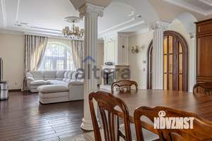 Коттедж 270м², 3-этажный, участок 10 сот.  