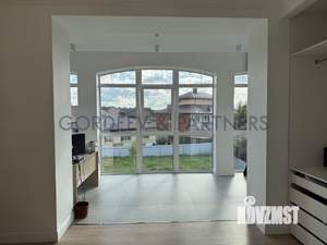 Дом 379м², 3-этажный, участок 14 сот.  