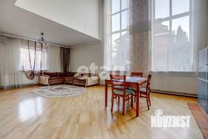 Дом 450м², 3-этажный, участок 8 сот.  