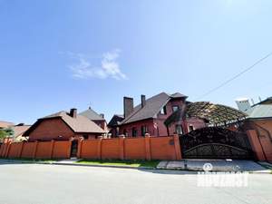 Дом 332м², 2-этажный, участок 8 сот.  