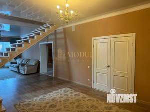 Дом 220м&sup2;, 2-этажный, участок 5 сот.  