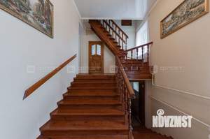 Дом 219м², 3-этажный, участок 9 сот.  