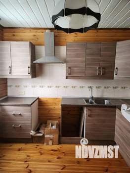 Дом 427м&sup2;, 2-этажный, участок 9 сот.  