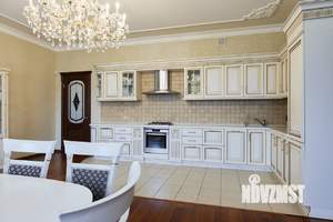 Дом 479м², 3-этажный, участок 18 сот.  