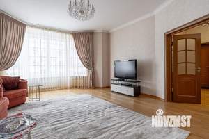 Коттедж 407м&sup2;, 2-этажный, участок 6 сот.  