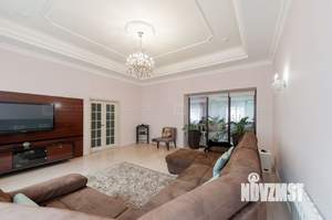 Дом 253м², 2-этажный, участок 11 сот.  