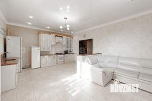 Дом 175м&sup2;, 2-этажный, участок 10 сот.  