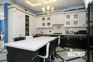 Дом 286м², 2-этажный, участок 15 сот.  