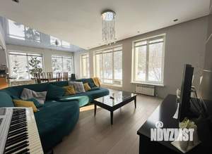 Дом 236м&sup2;, 2-этажный, участок 8 сот.  