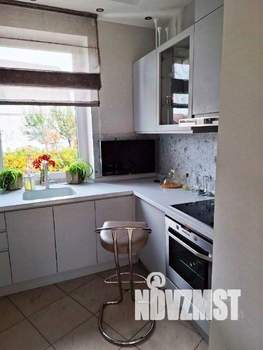 Дом 236м&sup2;, 3-этажный, участок 8 сот.  