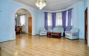 Дом 337м&sup2;, 2-этажный, участок 6 сот.  