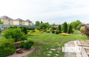 Коттедж 175м&sup2;, 1-этажный, участок 15 сот.  