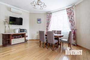 Коттедж 407м&sup2;, 2-этажный, участок 6 сот.  