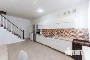 Дом 242м², 2-этажный, участок 8 сот.  