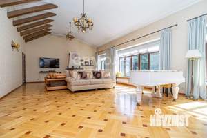 Дом 752м&sup2;, 2-этажный, участок 23 сот.  